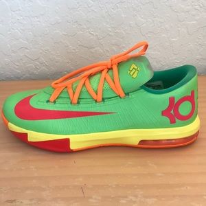 Kevin Durant Sneakers! Awesome colors! Size 6.5